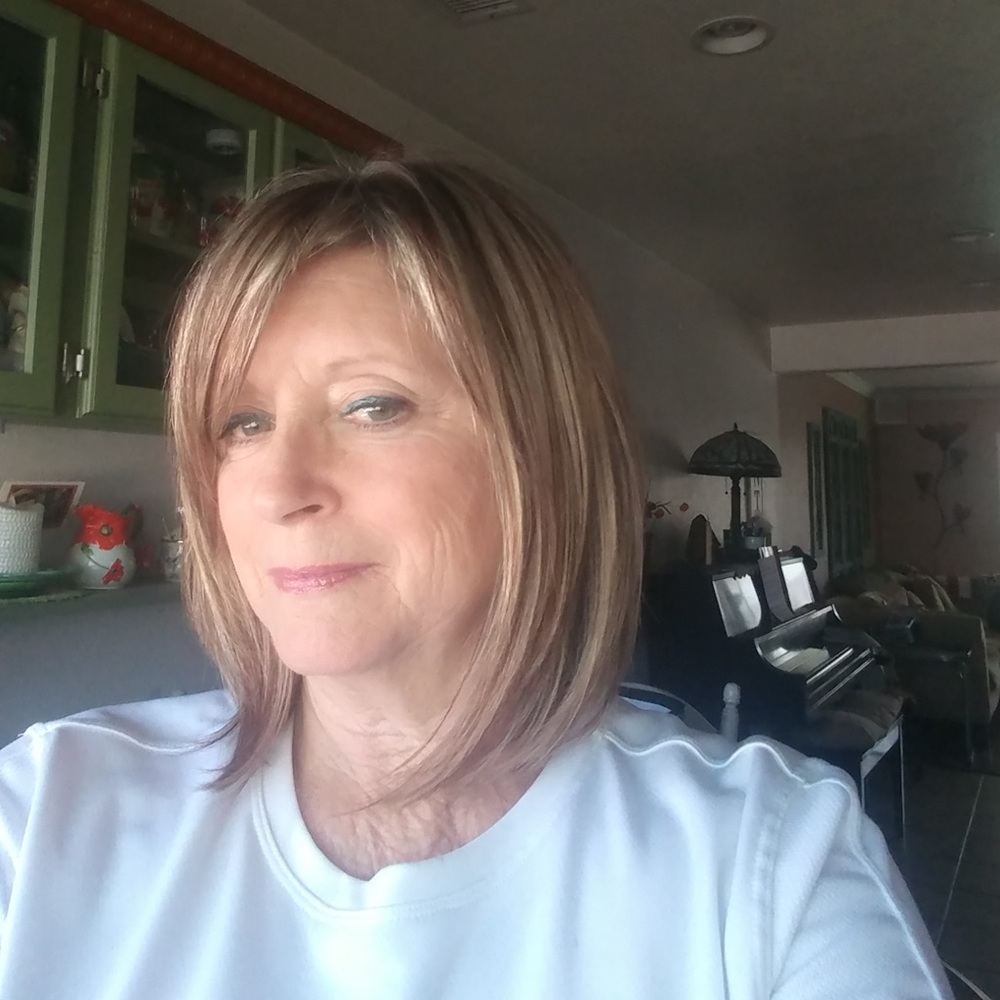 Meet your Posher, Debbie